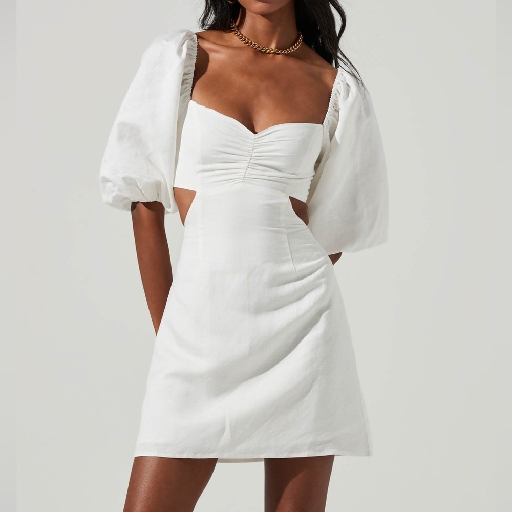 ASTR The Label Heather Side Cutout Puff Sleeve Dress